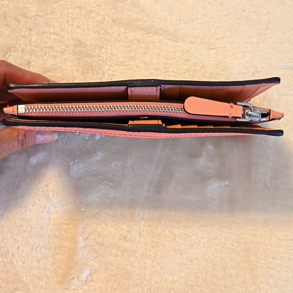 EUC Kate Spade New York Braylon Patterson Drive Leather Bifold Beige Multicolor - Picture 3 of 6